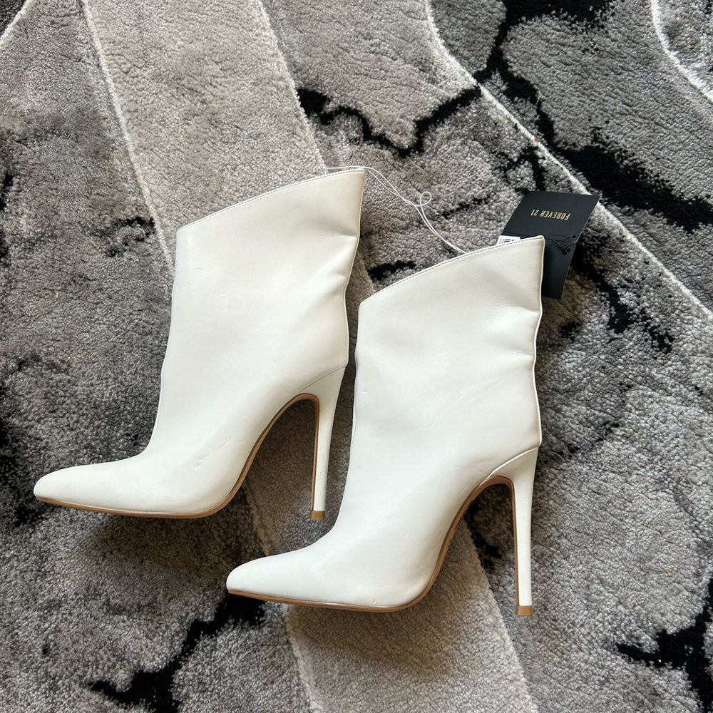 Forever 21 White Heeled Boots